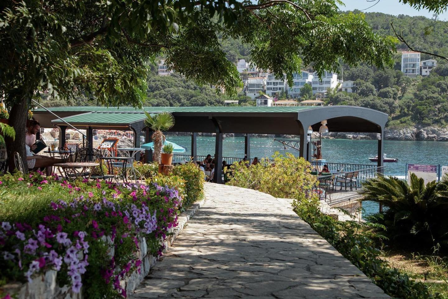 Hotel R Утьеха Экстерьер фото
